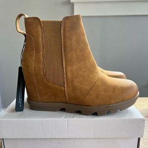 Chelsea Wedge Booties Sz 6.5 BRAND NEW